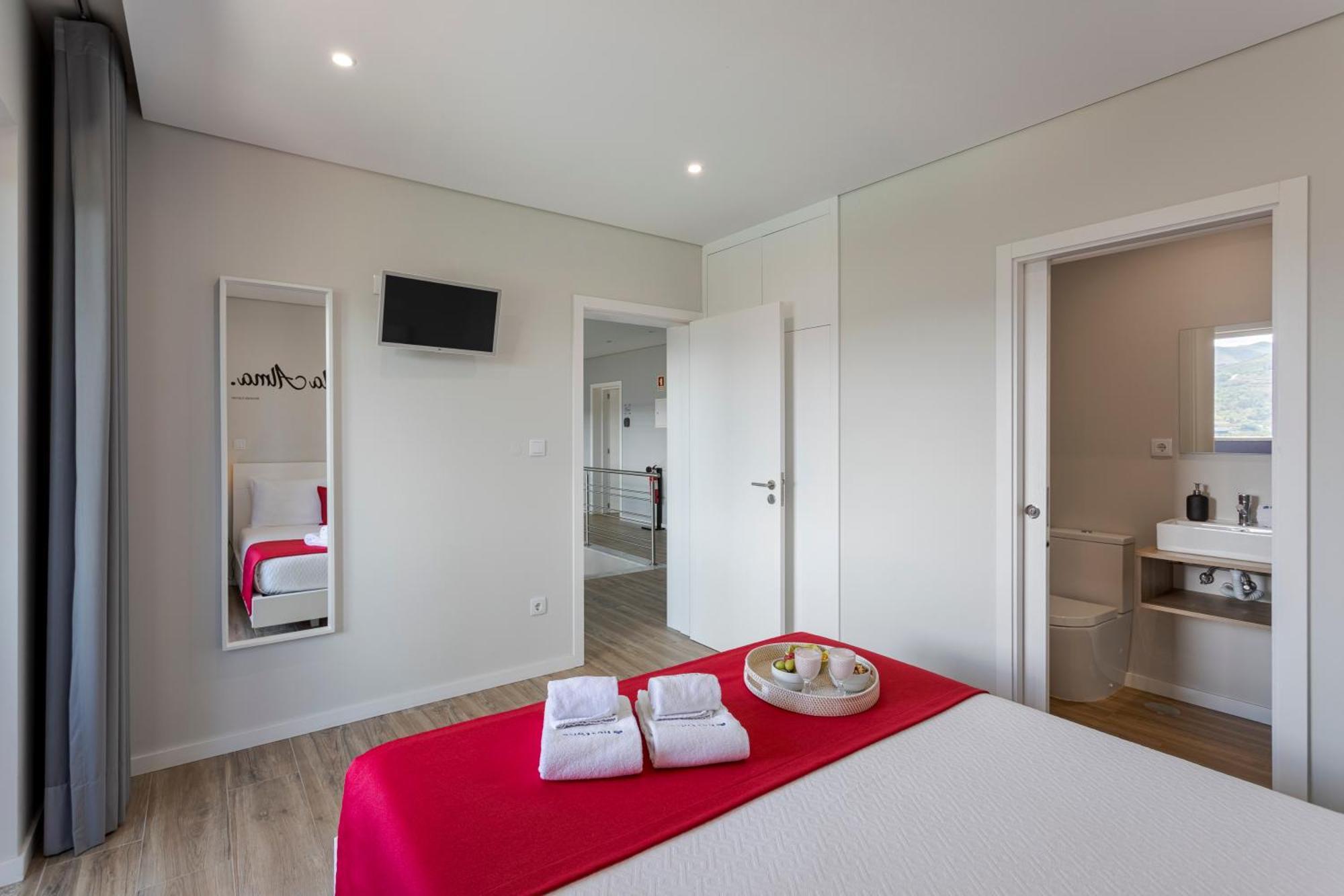 Spacious Villa Pool & Douro View By Host Wise Santa Marinha do Zêzere Rom bilde